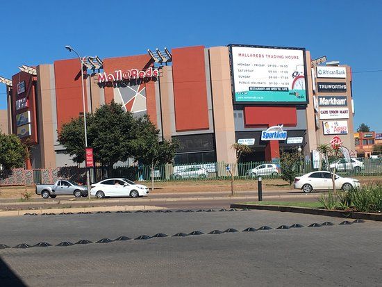 Reds Mall