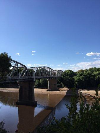 Riverside Pub & Grub